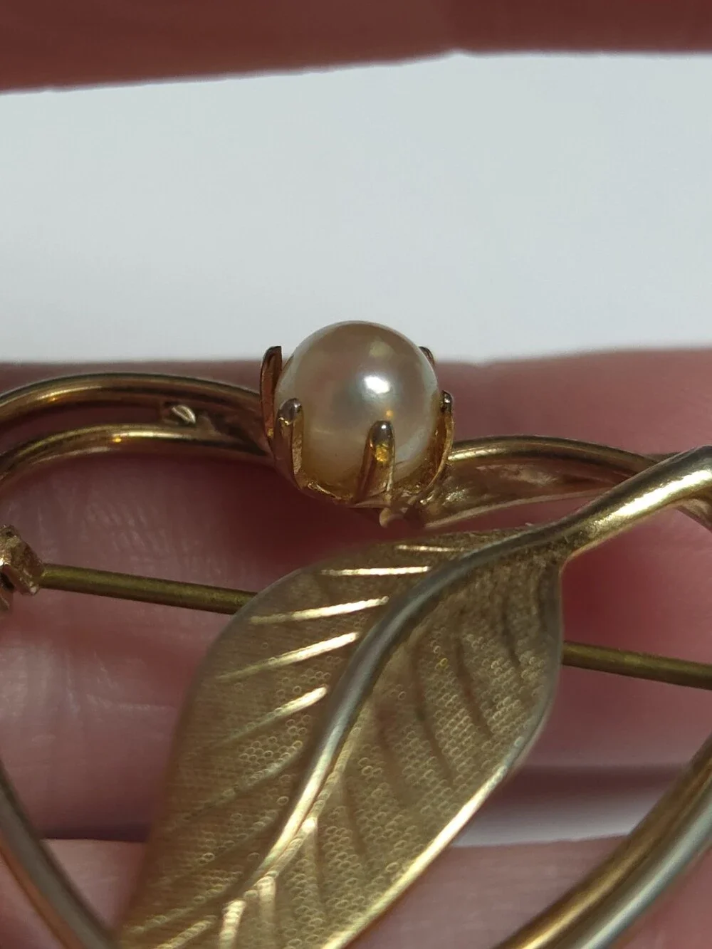 Vintage Gold Plated Genuine Pearl Double Heart & Leaf Brooch